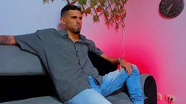 Angel blue1 online show from 11-17-25, 12:38