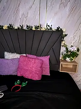 Snapshot of Luna_Scarllet chatting on 11-27-25, 04:14 Luna Scarllet online show from 11-27-25, 04:14