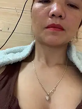 Snapshot of Diana-sexyy chatting on 12-17-25, 05:02 Diana-sexyy online show from 12-17-25, 05:02