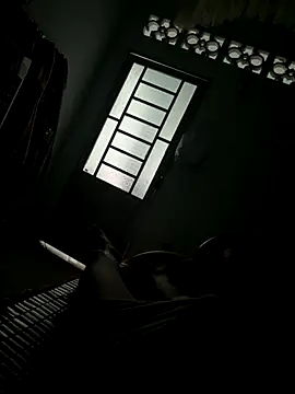 Snapshot of MEFUN- chatting on 11-18-25, 04:17 MEFUN- online show from 11-18-25, 04:17