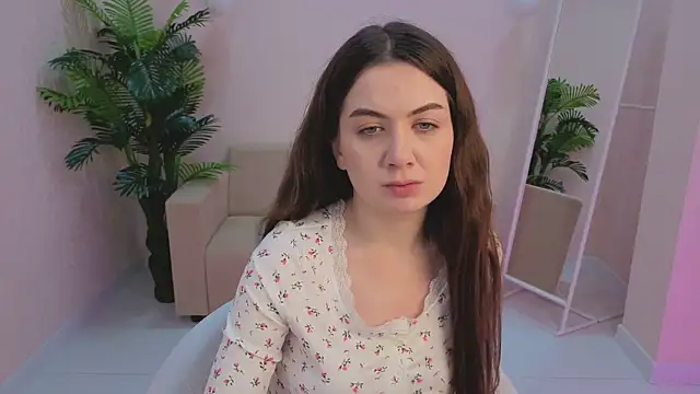 Snapshot of Lilia_Crown chatting on 11-23-25, 03:45 Lilia Crown online show from 11-23-25, 03:45