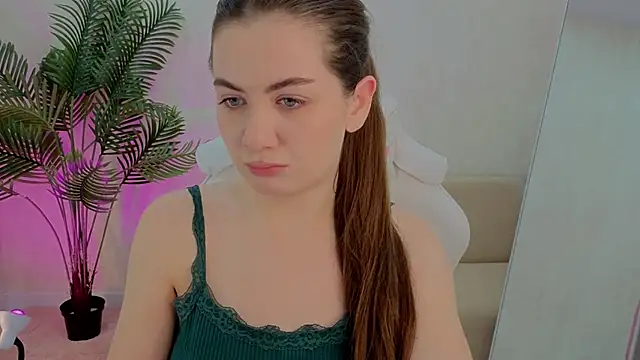 Snapshot of Lilia_Crown chatting on 11-24-25, 03:34 Lilia Crown online show from 11-24-25, 03:34