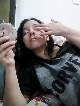 Snapshot of chibi_love chatting on 11-22-25, 07:18 chibi love online show from 11-22-25, 07:18