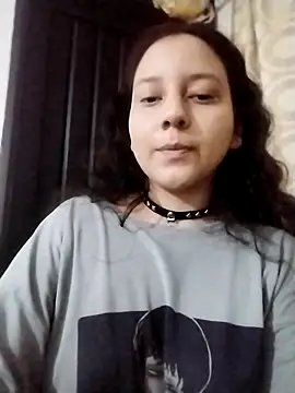 Snapshot of chibi_love chatting on 12-17-25, 11:55 chibi love online show from 12-17-25, 11:55