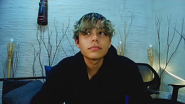 Snapshot of nathan_bell chatting on 11-16-25, 04:07 nathan bell online show from 11-16-25, 04:07