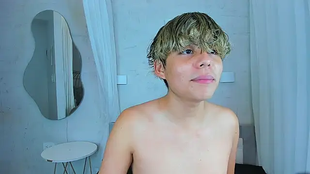 Snapshot of nathan_bell chatting on 11-24-25, 04:01 nathan bell online show from 11-24-25, 04:01