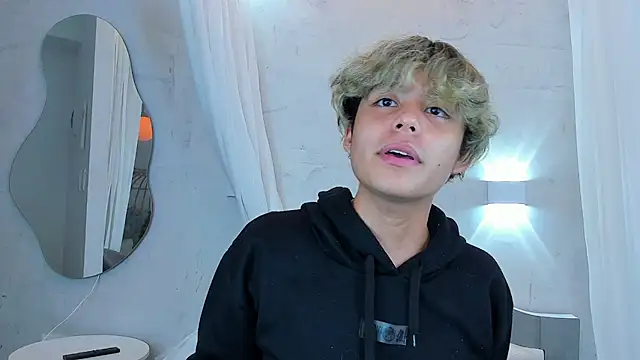 Snapshot of nathan_bell chatting on 11-30-25, 03:21 nathan bell online show from 11-30-25, 03:21