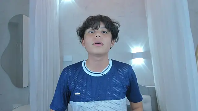 Snapshot of nathan_bell chatting on 12-05-25, 04:10 nathan bell online show from 12-05-25, 04:10