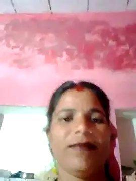 Snapshot of Bigg_bhabi chatting on 11-18-25, 12:16 Bigg bhabi online show from 11-18-25, 12:16