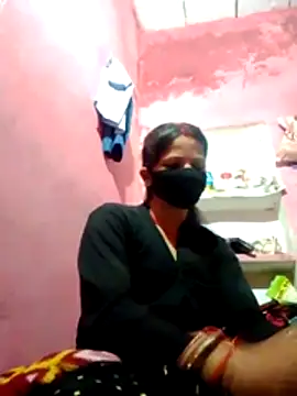 Snapshot of Bigg_bhabi chatting on 11-29-25, 10:57 Bigg bhabi online show from 11-29-25, 10:57