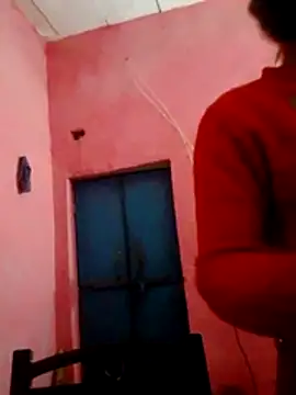 Snapshot of Bigg_bhabi chatting on 12-14-25, 11:20 Bigg bhabi online show from 12-14-25, 11:20