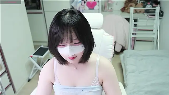 kimhyeona2005 online show from 04-24-26, 11:12