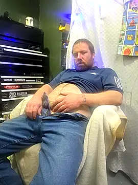 Snapshot of Txweld69 chatting on 01-12-26, 12:49 Txweld69 online show from 01-12-26, 12:49