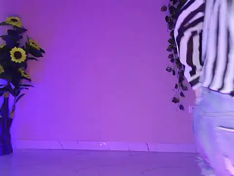 Saira Hotty online show from 02-15-26, 08:13