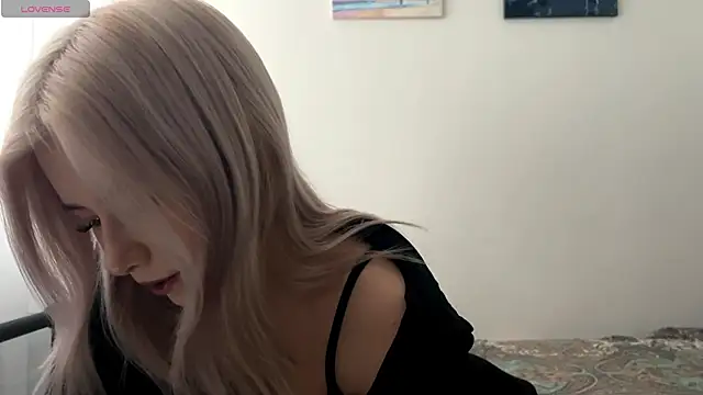 Snapshot of RekaNoWay chatting on 11-19-25, 11:32 RekaNoWay online show from 11-19-25, 11:32