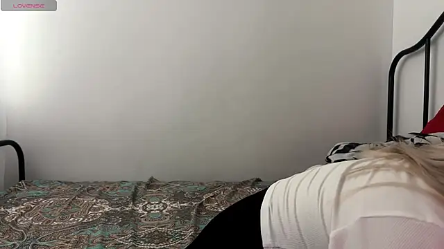 Snapshot of RekaNoWay chatting on 11-27-25, 06:15 RekaNoWay online show from 11-27-25, 06:15