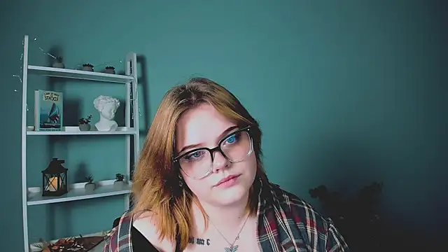 Snapshot of lika_pop chatting on 11-23-25, 09:42 lika pop online show from 11-23-25, 09:42