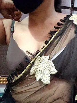 Snapshot of mahalaxmi_teluguammai chatting on 11-14-25, 10:14 mahalaxmi teluguammai online show from 11-14-25, 10:14