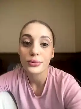 Snapshot of EmersonBennett chatting on 11-19-25, 08:58 EmersonBennett online show from 11-19-25, 08:58