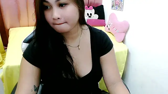 Snapshot of cuteychub chatting on 11-25-25, 12:38 cuteychub online show from 11-25-25, 12:38