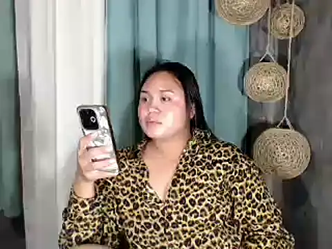 Snapshot of Syabel chatting on 12-15-25, 01:37 Syabel online show from 12-15-25, 01:37