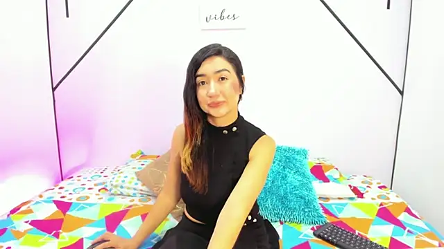 Snapshot of VictoriaRouge_ chatting on 11-19-25, 01:00 VictoriaRouge online show from 11-19-25, 01:00