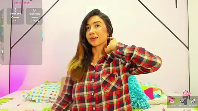 Snapshot of VictoriaRouge_ chatting on 11-22-25, 03:49 VictoriaRouge online show from 11-22-25, 03:49