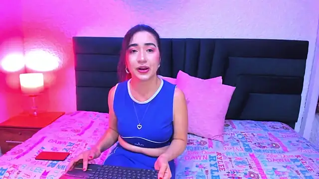 VictoriaRouge  online show from 04-18-26, 08:20