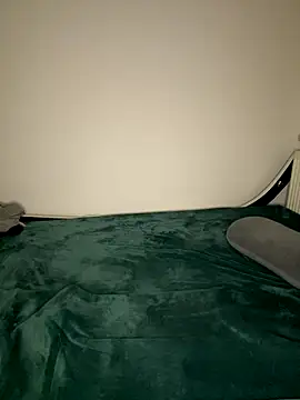 Snapshot of mysami420 chatting on 12-17-25, 08:04 mysami420 online show from 12-17-25, 08:04