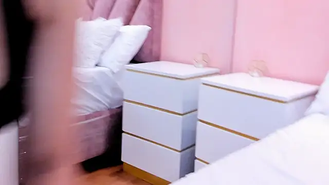 Snapshot of roxyflame_ chatting on 11-27-25, 11:45 roxyflame online show from 11-27-25, 11:45