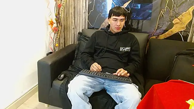 Tommy160920 online show from 11-20-25, 01:00