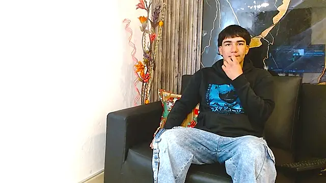 Tommy160920 online show from 11-28-25, 01:47