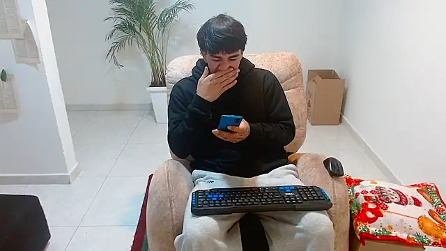 Tommy160920 online show from 12-17-25, 12:55