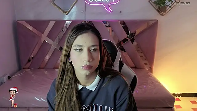 Snapshot of Evy_Luxx_v chatting on 11-29-25, 03:53 Evy Luxx v online show from 11-29-25, 03:53