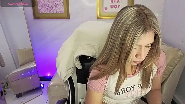 Evy Luxx v online show from 03-11-26, 03:45