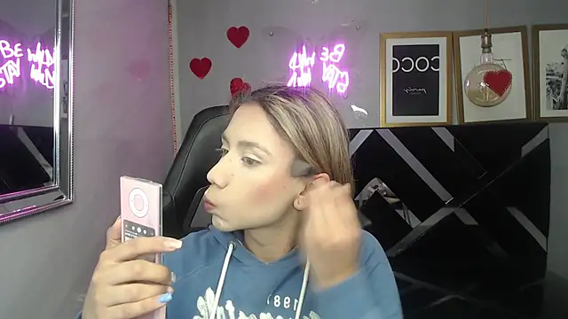 Evy Luxx v online show from 05-23-26, 01:15