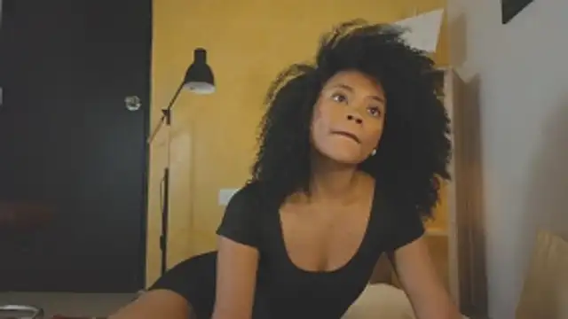 Snapshot of vanestraus chatting on 11-29-25, 08:12 vanestraus online show from 11-29-25, 08:12