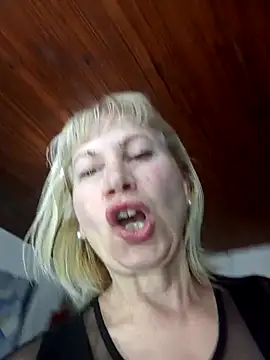 Snapshot of SexyMilf1211 chatting on 11-17-25, 01:00 SexyMilf1211 online show from 11-17-25, 01:00