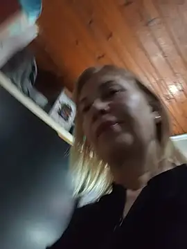 Snapshot of SexyMilf1211 chatting on 06-25-26, 02:10 SexyMilf1211 online show from 06-25-26, 02:10