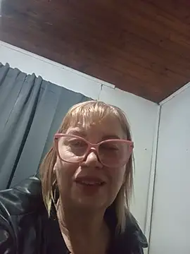 Snapshot of SexyMilf1211 chatting on 07-04-26, 12:22 SexyMilf1211 online show from 07-04-26, 12:22