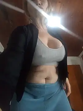 Snapshot of SexyMilf1211 chatting on 07-20-26, 10:50 SexyMilf1211 online show from 07-20-26, 10:50