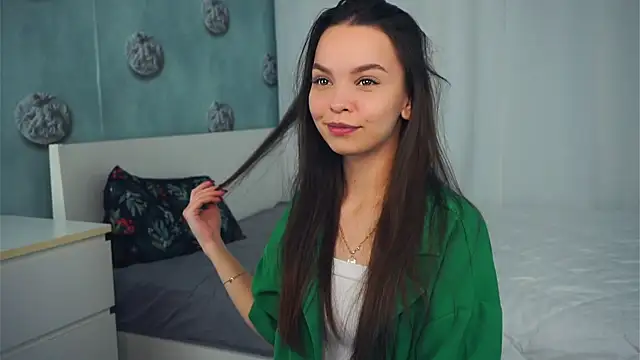 NanMccoid online show from 11-21-25, 06:12