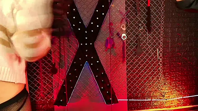 Snapshot of Master_king_leonidas_bdsm chatting on 11-21-25, 04:44 Master king leonidas bdsm online show from 11-21-25, 04:44