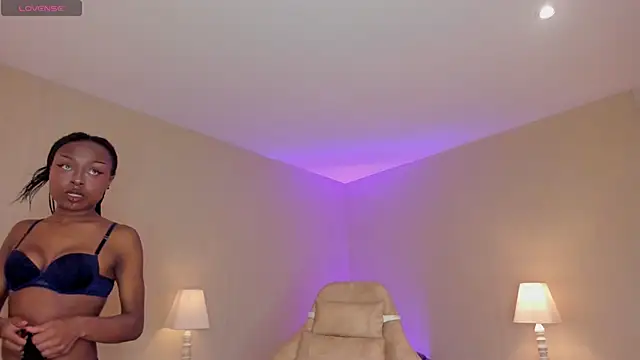 Snapshot of Midnight_Bluee chatting on 12-13-25, 07:53 Midnight Bluee online show from 12-13-25, 07:53