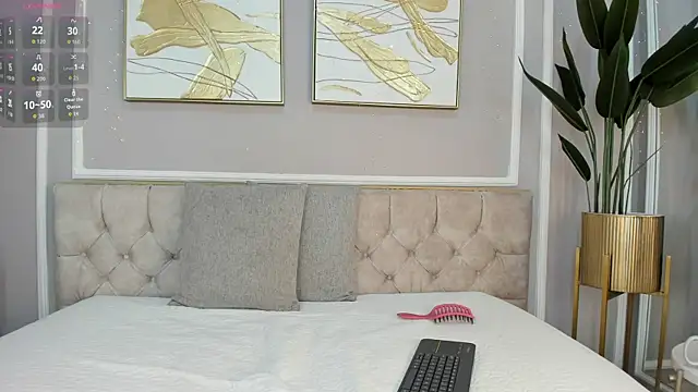 Snapshot of Gia_ricci_ chatting on 12-18-25, 01:06 Gia ricci online show from 12-18-25, 01:06