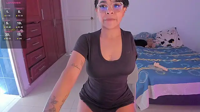 Tatiana-Jaaramillo online show from 04-18-26, 03:27