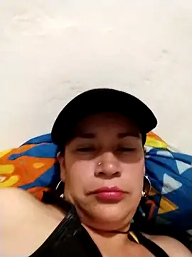 Snapshot of LilyMature_x chatting on 12-16-25, 11:32 LilyMature x online show from 12-16-25, 11:32