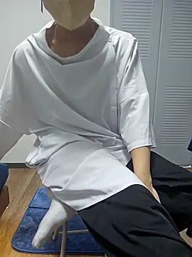 hinata 29 online show from 04-22-26, 12:50