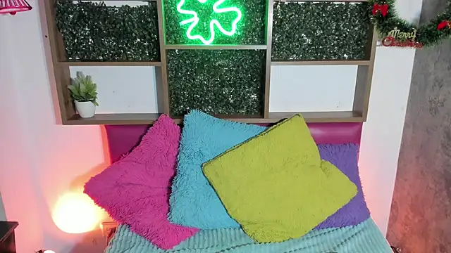 Snapshot of Angeldust19 chatting on 11-21-25, 04:00 Angeldust19 online show from 11-21-25, 04:00