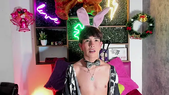 Snapshot of Angeldust19 chatting on 12-04-25, 03:05 Angeldust19 online show from 12-04-25, 03:05